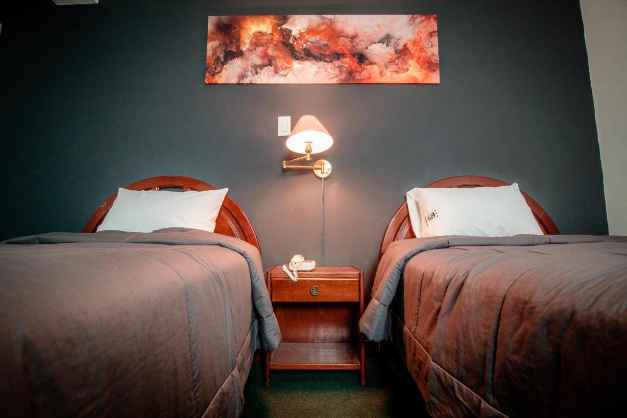 טרוחיו Saint Germain Hotel מראה חיצוני תמונה